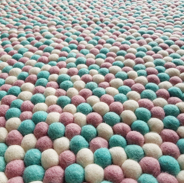 Felt Ball Rug – Candy Floss