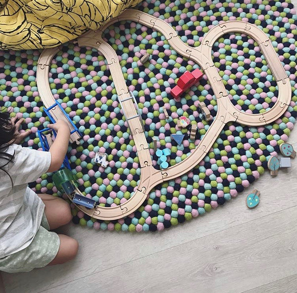 Felt Ball Rug – Dreamy Meadow